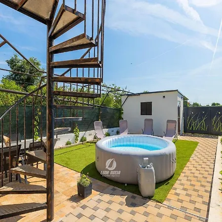 Spacious With Bubble Bath And Garden アパート ボドニャン