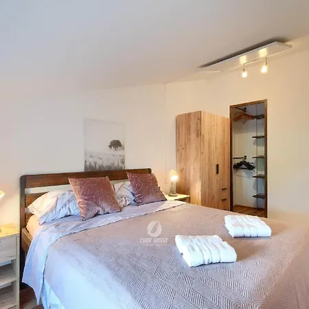Spacious With Bubble Bath And Garden